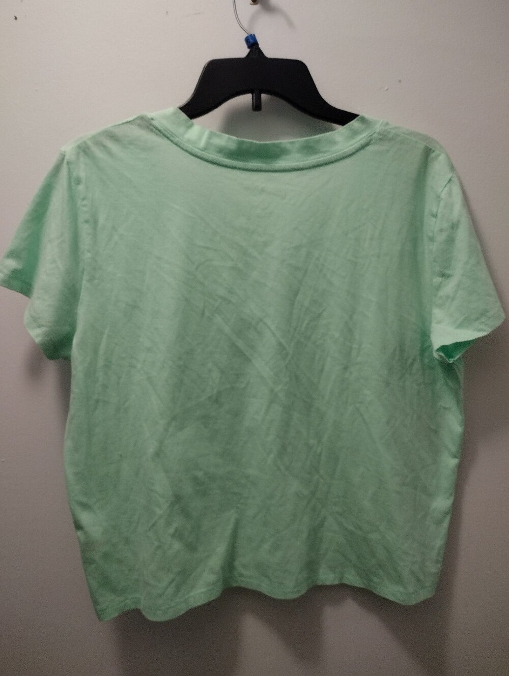 Universal Thread T - Picture 2 of 3